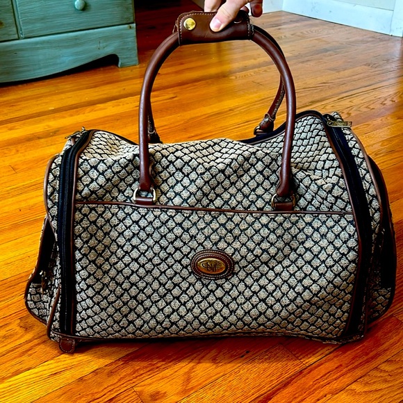 Diane Von Furstenberg Handbags - 💎Diane Von Furstenburg Luggage Travel Bag 🧳